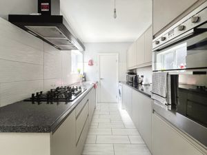 Kitchen- click for photo gallery